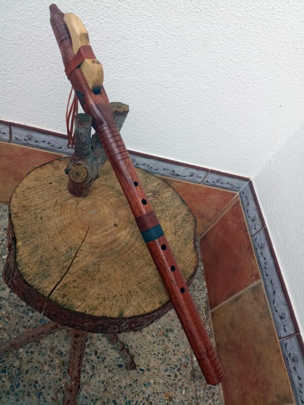 Mi (E) Sapele wood native american flute