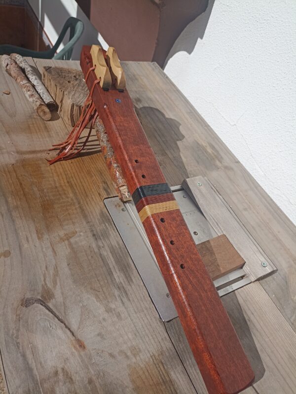Re (D) Sapele wood drone native american flute
