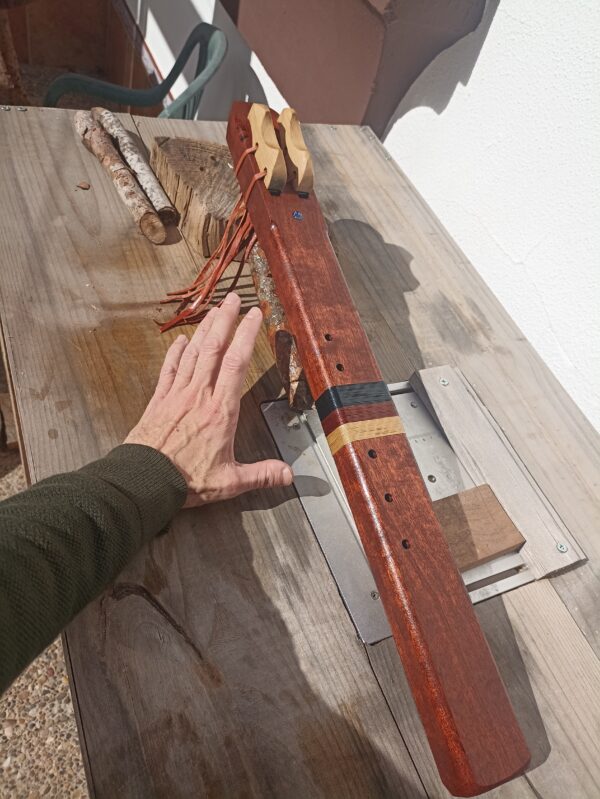 Re (D) Sapele wood drone native american flute