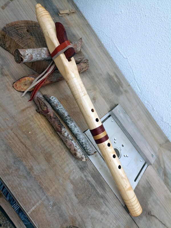 Mi (E) Walnut wood native american flute