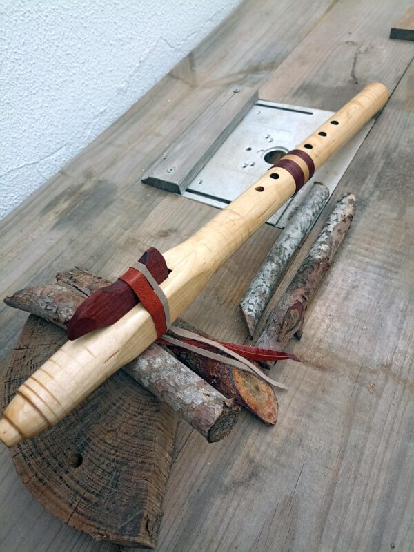 Mi (E) Walnut wood native american flute