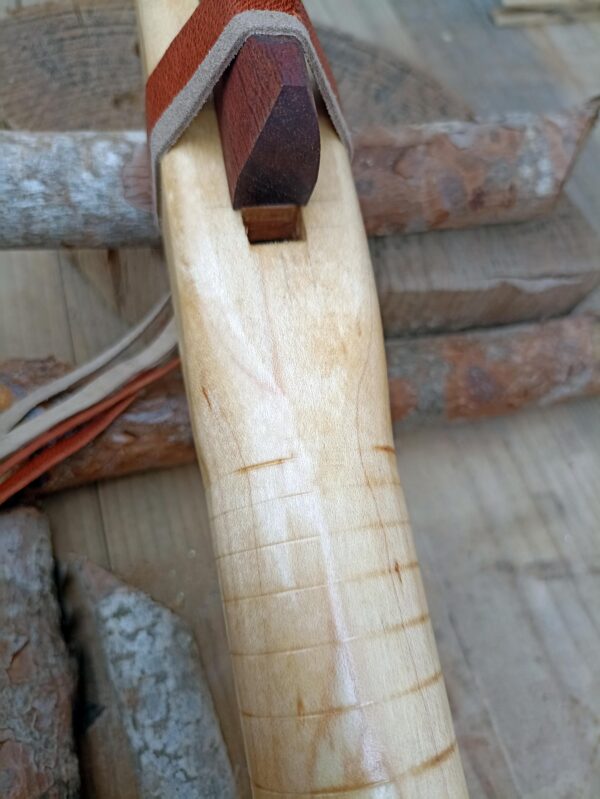 Mi (E) Walnut wood native american flute