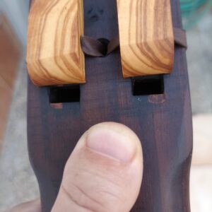 Mi (E) Walnut wood drone native american flute