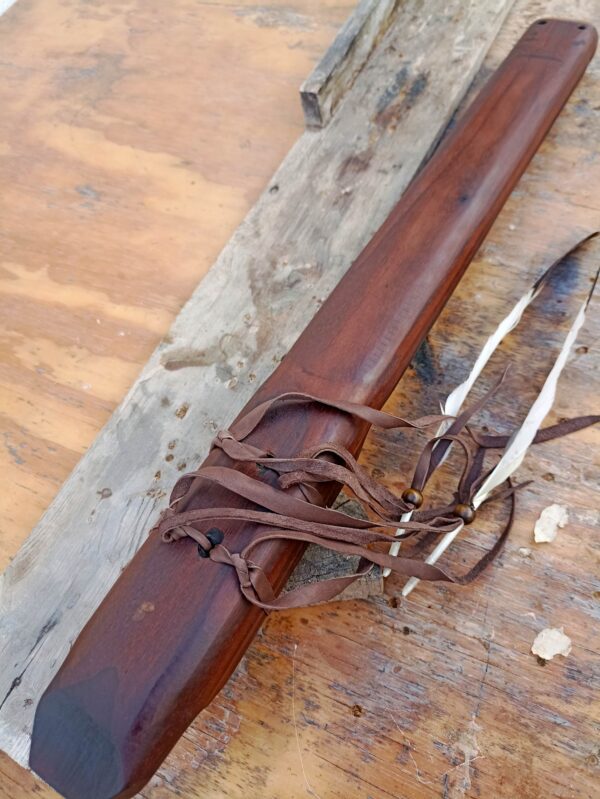 Mi (E) Walnut wood drone native american flute