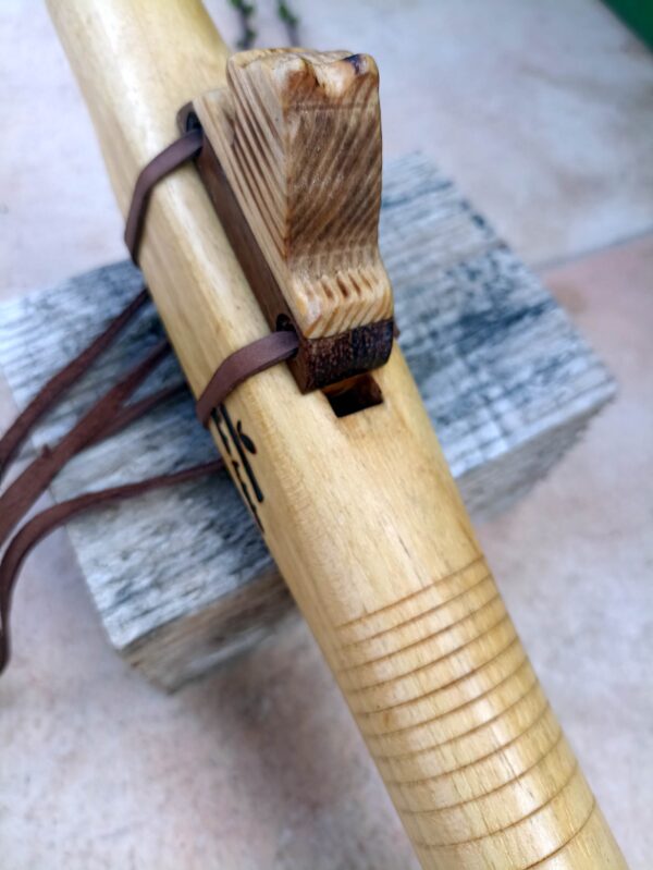 Fa (F) Ayon wood native american flute bear totem