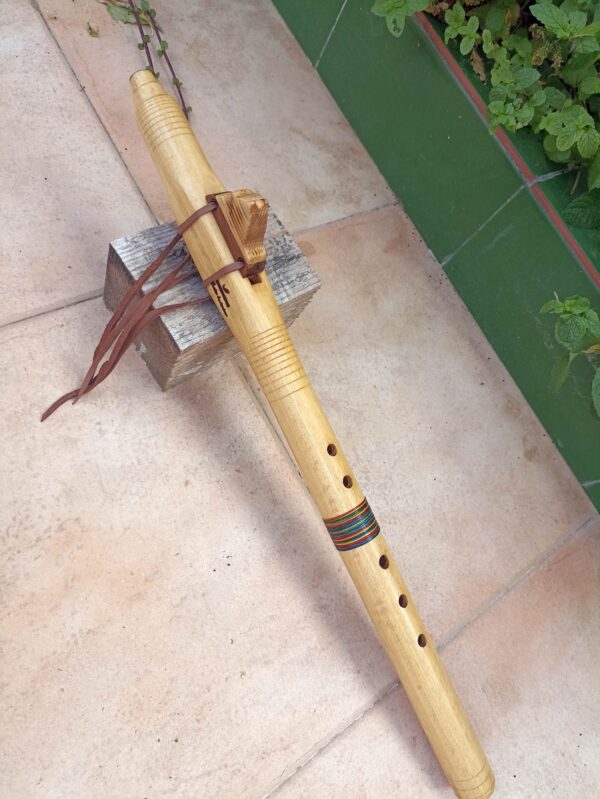 Fa (F) Ayon wood native american flute bear totem