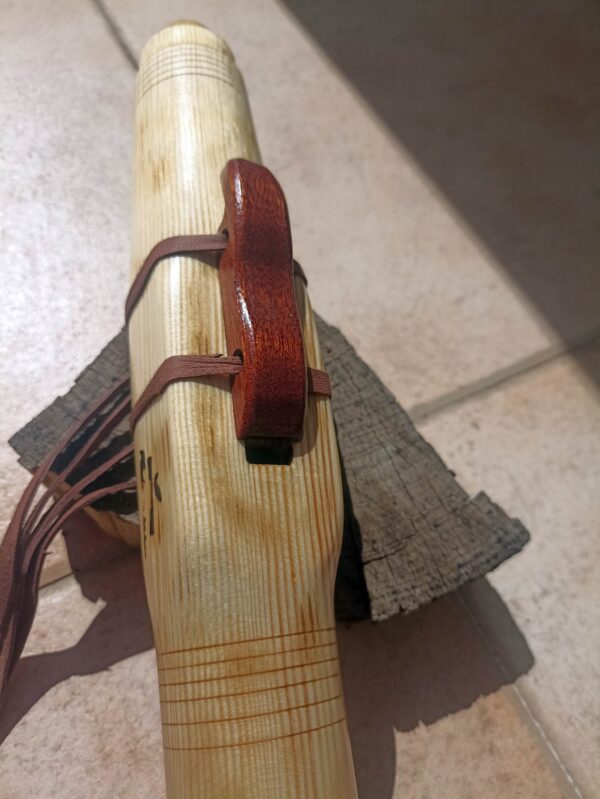Re (D) Pine wood native american flute