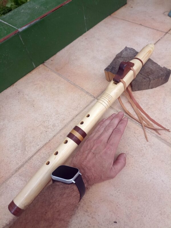 Sol (G) Pine wood native american flute eagle totem