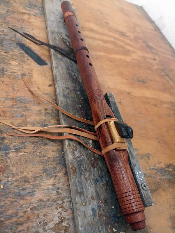 Mi (E) Sapele wood native american flute bird totem