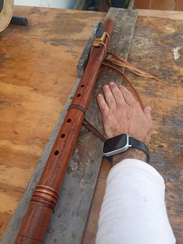 Mi (E) Sapele wood native american flute bird totem